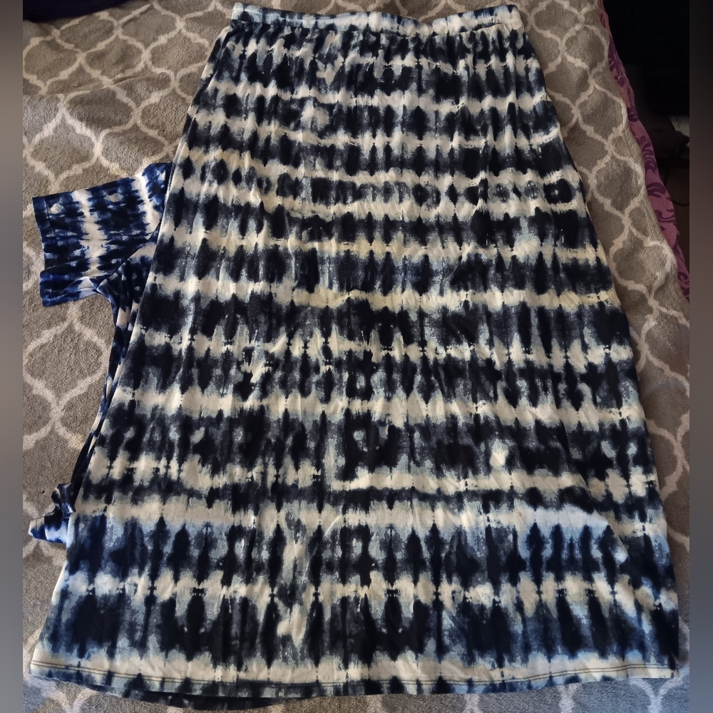 Tie-Dye Maxi Skirt & Shirt Set - Blue and White